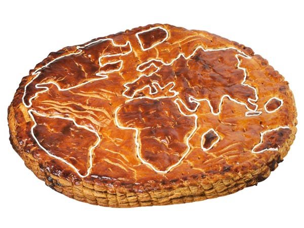 Galette-frangipane-feves-formes-du-monde